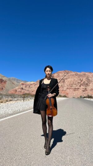 Sue Son Instagram - Full Version of Alan Walked Faded 🎵 

#SueSon 
#손수경
#Violinist 🎻