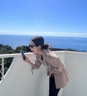 Sue Son Instagram - One fine day in Jeju Island with @fantajia._.a 👼
