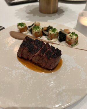 Sue Son Instagram - #Singapore 🇸🇬 
#travel ✈️ 
#latepost 📸

SPAGO DINING ROOM BY WOLFGANG PUCK