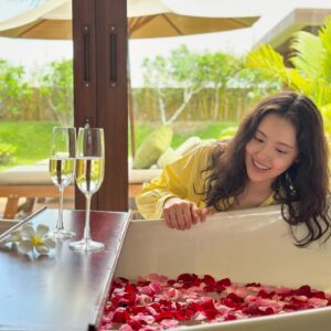 Suh Yun-a Instagram - 🇻🇳🥀🏝️🪂🤤