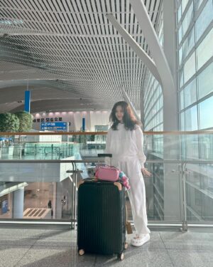 Suh Yun-a Instagram - ✈️🇻🇳✨
비행기 안에서 북두칠성을 봤어요