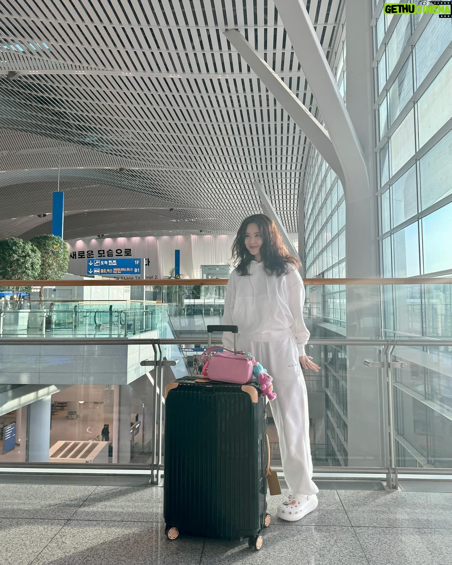 Suh Yun-a - 3 Likes - ✈️🇻🇳✨
비행기 안에서 북두칠성을 봤어요