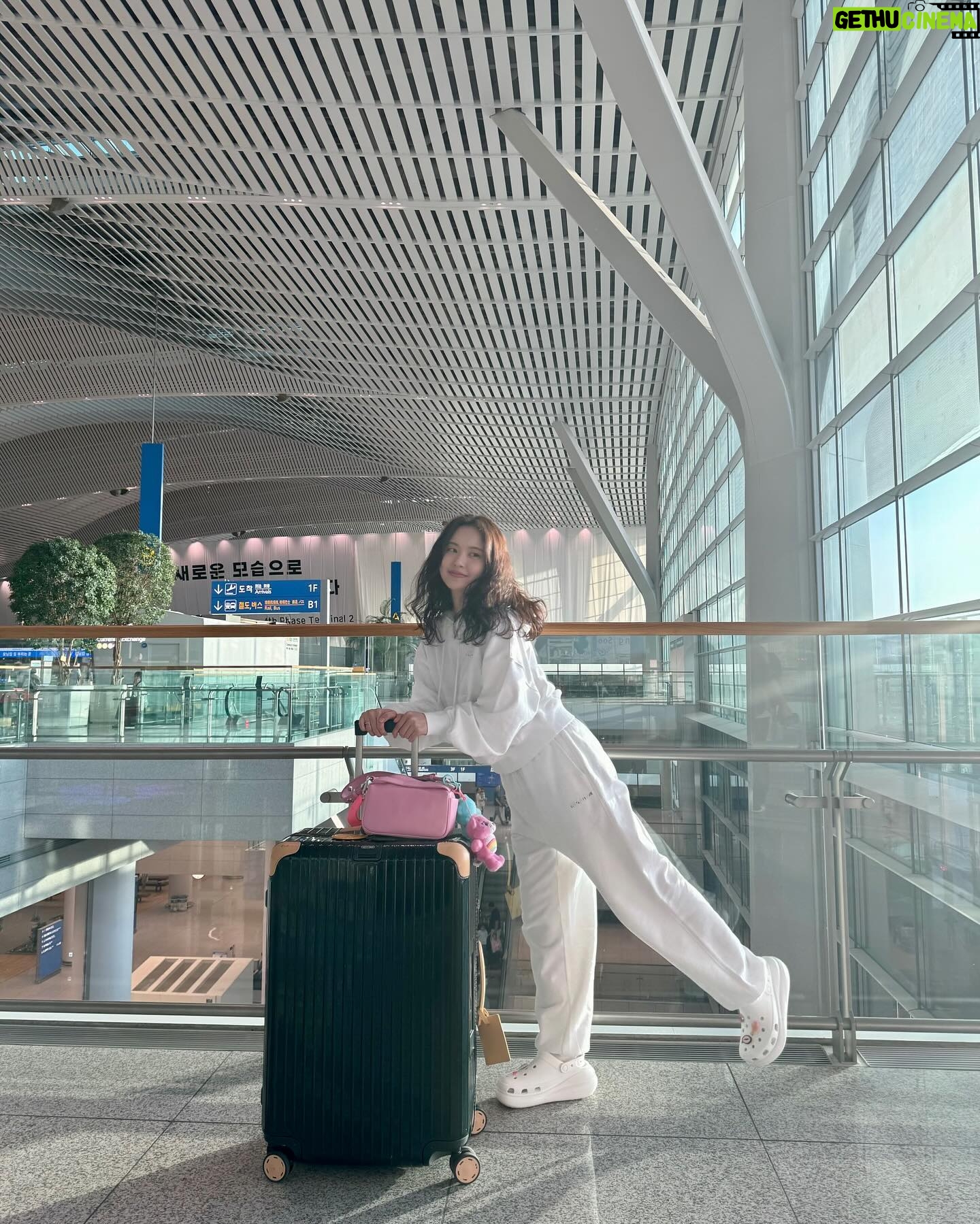 Suh Yun-a - 3 Likes - ✈️🇻🇳✨
비행기 안에서 북두칠성을 봤어요
