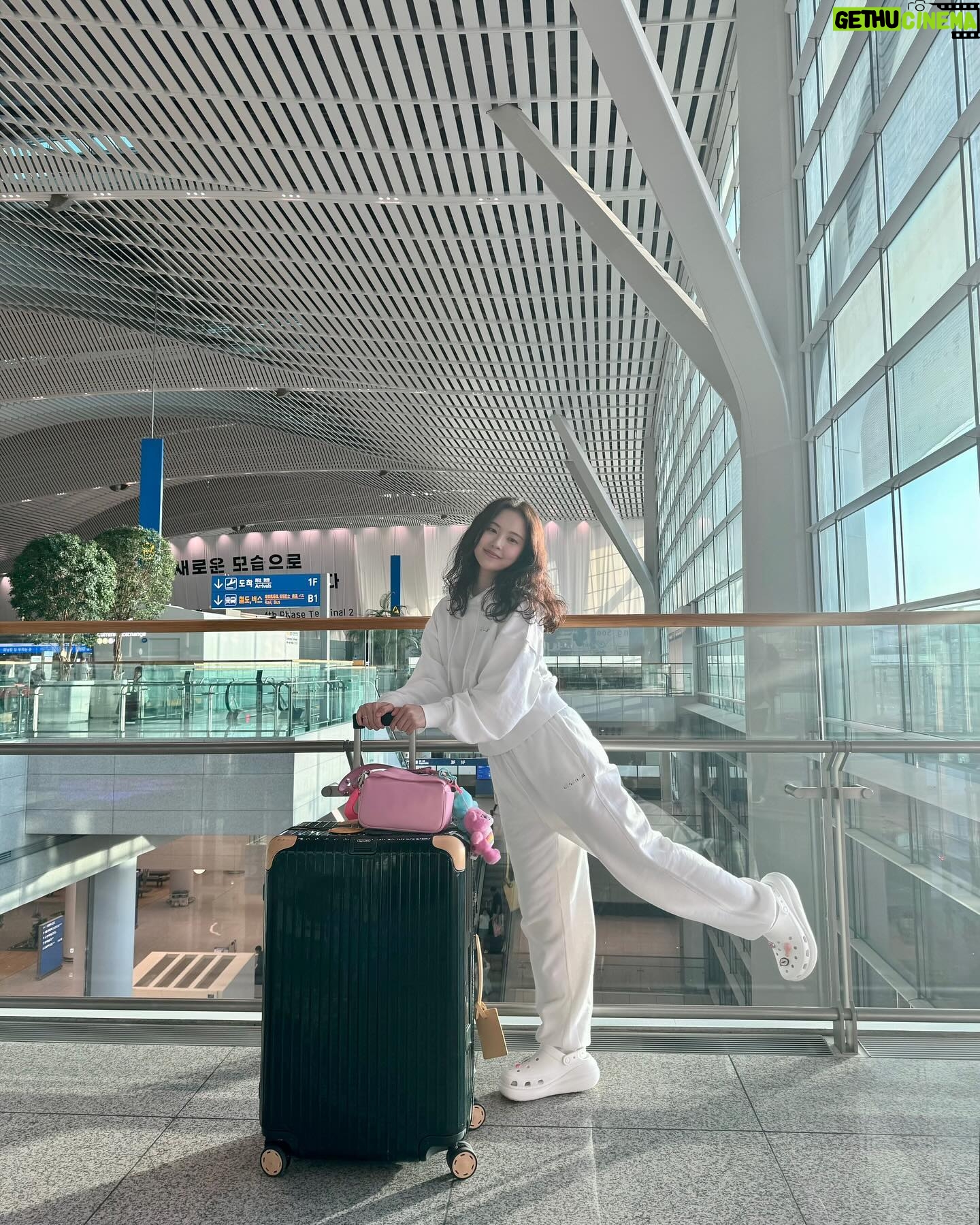Suh Yun-a - 3 Likes - ✈️🇻🇳✨
비행기 안에서 북두칠성을 봤어요