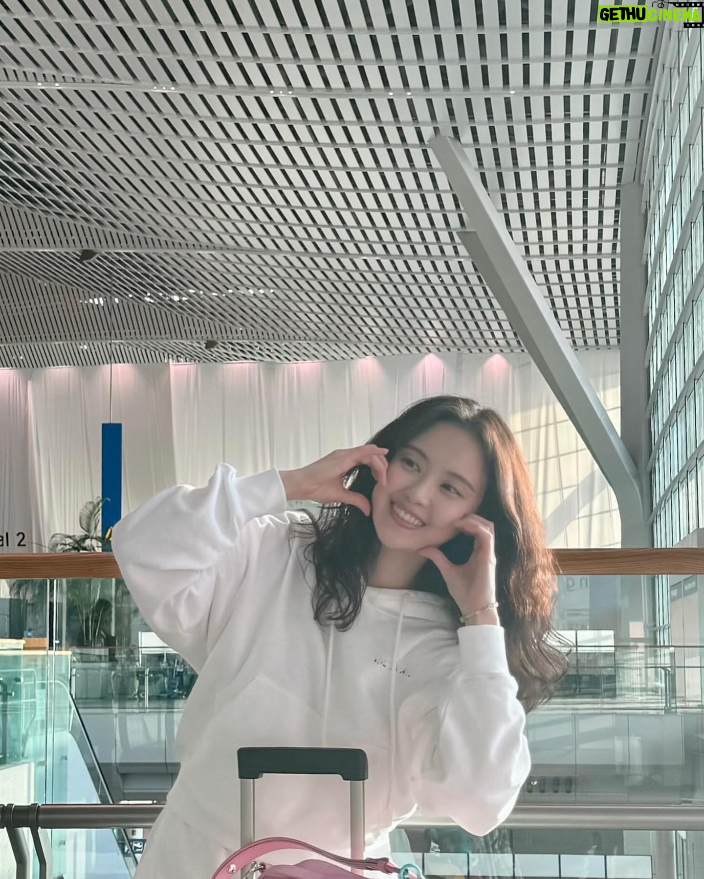 Suh Yun-a - 3 Likes - ✈️🇻🇳✨
비행기 안에서 북두칠성을 봤어요