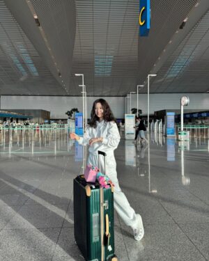 Suh Yun-a Instagram - ✈️🇻🇳✨
비행기 안에서 북두칠성을 봤어요