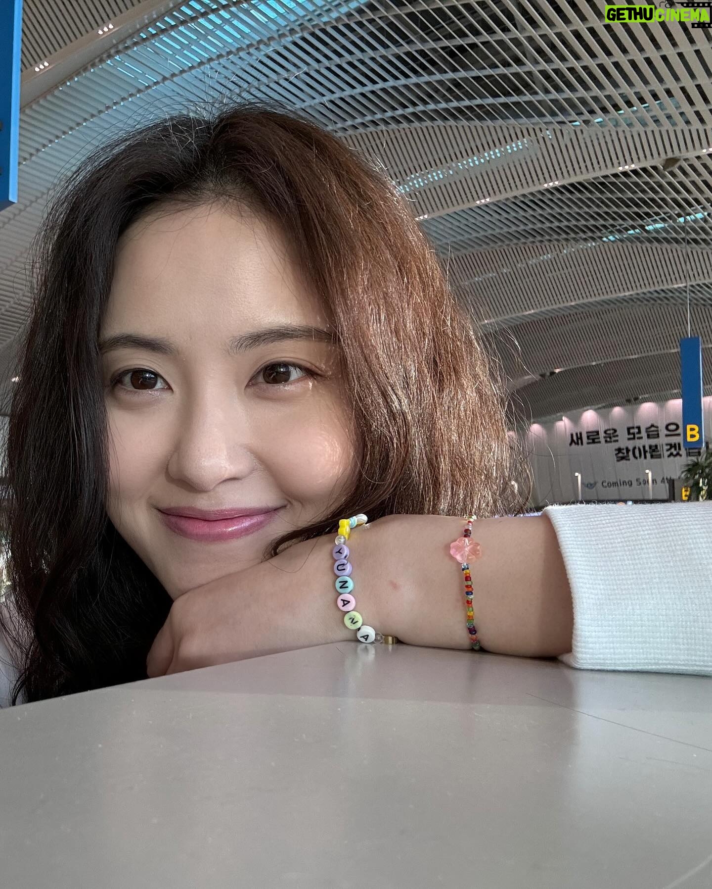 Suh Yun-a - 3 Likes - ✈️🇻🇳✨
비행기 안에서 북두칠성을 봤어요