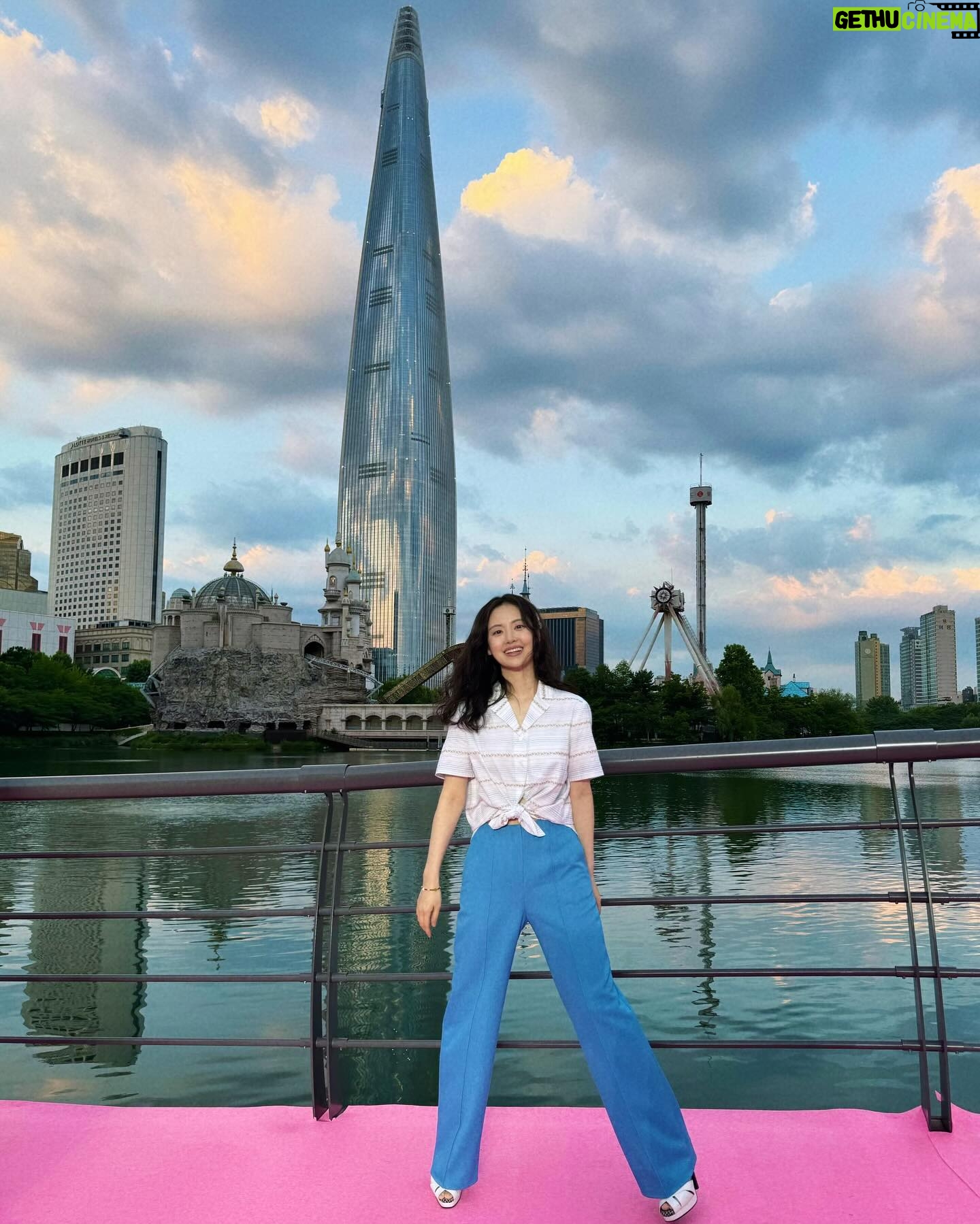 Suh Yun-a - 3 Likes - 분더캄머 너무 좋아🩵💗🌈
@wnderkammer_official @wnder_k_shin