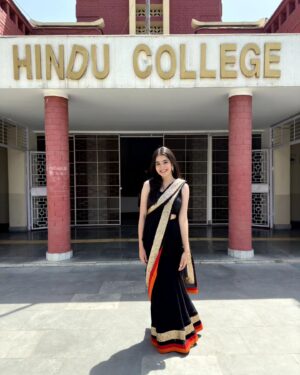 Suhani Sethi Instagram - 🌟