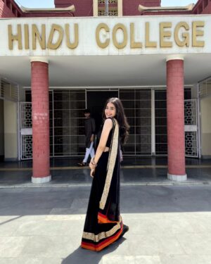 Suhani Sethi Instagram - 🌟