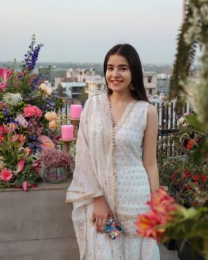 Suhani Sethi Instagram - @shopmulmul 🌼
📸: @_.rupmeramastana._ :)))