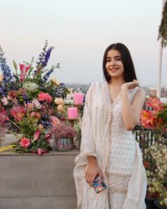 Actress Suhani Sethi HD Instagram Photos and Wallpapers March 2024