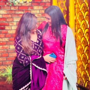 Sujitha Instagram - She was the heroine of my first movie. I was this child artist who doesn’t remember much from the location and she was this beautiful dream girl. She is still the beautiful dream girl but I love her offscreen personality bit more than on screen. She is kind and it is such rare quality in an industry like this. So glad to reunite with you like this. Look at us chechie, small world lle 🫂❤️