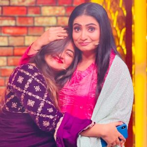 Sujitha Instagram - She was the heroine of my first movie. I was this child artist who doesn’t remember much from the location and she was this beautiful dream girl. She is still the beautiful dream girl but I love her offscreen personality bit more than on screen. She is kind and it is such rare quality in an industry like this. So glad to reunite with you like this. Look at us chechie, small world lle 🫂❤️
