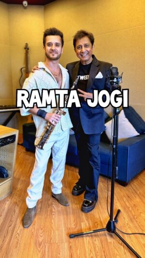 Sukhwinder Singh Instagram - I have @sukhwindersinghofficial ji with me “again” for another stage breaking performance. This is the very swingy #RamtaJogi composed by my favourite @arrahman sir for the movie #Taal. I had to create something very attractive on my #SopranoSaxophone to match the level of Sukhi ji’s talent and we really enjoyed shooting this one for you guys ❤️ The song features the beautiful voice of @therealalkayagnik as well.

(Use earphones / headphones for an immersive experience)

Do use this audio in your reels and don't forget to tag me in it.

@instagram @aishwaryaraibachchan_arb @arrahman @sukhwindersinghofficial @therealalkayagnik @anilskapoor @tips @kumartaurani @subhashghai1

#Taal #collab #sukhwindersingh #alkayagnik #arrahman #aishwarya #anilkapoor #akshayekhanna #musicwithraghavsachar #saxyraghav🎷 #raghavsachar