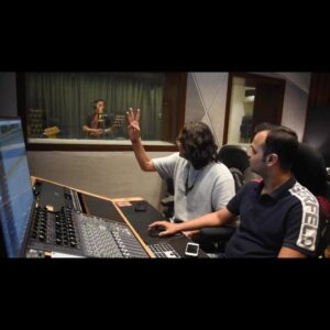 Sukhwinder Singh Instagram - Mujhe Ishq Hua Hai 
#bts
#gabrugang #behindthescene

@samkhanyaar @goenkaashok1981 @aarti_puri @visioncatalystdubai @sukhwindersinghofficial @Abhinavrkaushik @neerajrajawat11 @abhisherduhan @srishtyrode24  @sunilpateldop @panorama_studios @panoramamusic @chhatwanimurli @darshan_shah1 @ig_developments #kiterevolution