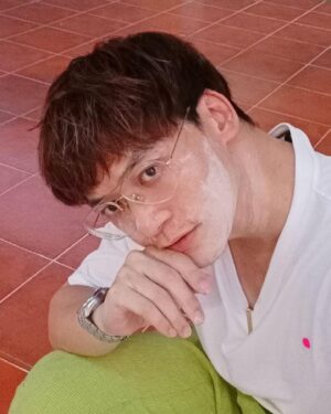 Sukrit Wisetkaew Instagram - ว่ออออออออออออออ