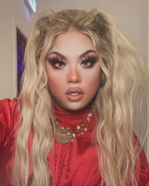 Sum Ting Wong Instagram - En route to @theoakfordsocial for ME I’m performing it’s me, see yall 9pm xoxo