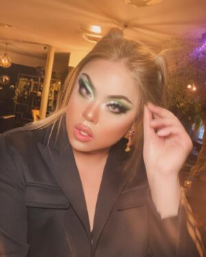 Sum Ting Wong Instagram - I made it to Sunday, now to sit in silence for an entire week lol huge thanks to @eaglemanchester yall were incredible xx