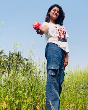 Suman Pattnaik Instagram - Yeh Nadaniyan😛🥰 

#nature 
#mothernature 
#instagram 
#picoftheday 
#instapic 
#instapost 
#sumanpattnaik