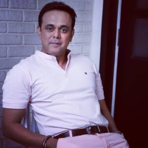 Sumeet Raghvan Instagram - Hope you all are in the "pink of health" 😘😉
P.C- @rtkelkar 
Clothes/accessories- @bapatshweta