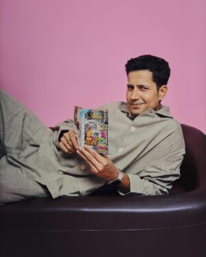 Sumeet Vyas Instagram - VIBIN IN MY PJ’s 🩳

Shot by @rashi_arora28 
Styling @amandeepkaur87 
assisted by @riarawlani @_kareenagmishra 
Outfit @houseofidar 
Managed by @rinkentertainment 
@tejgill98

Editor @abhi_giniya @retouch.psb 
#permanentroommatesonprime #tvforiginal #amazonprime #promotions #picturestoriesbyrashiarora