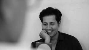 Sumeet Vyas Instagram - #PuraneChawal  #NayaNatak 

Directing a play after a decade. Had almost forgotten what a treat it is to be in #rehearsal.