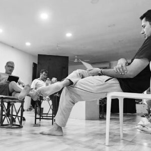 Sumeet Vyas Instagram - #PuraneChawal  #NayaNatak 

Directing a play after a decade. Had almost forgotten what a treat it is to be in #rehearsal.