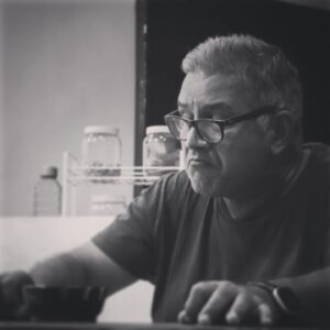 Sumeet Vyas Instagram - #behindthescene #puranechawal 
#rehearsalroom 

📸 @literally.kuldeep 

#prithvifestival2023 #theatre #backstage