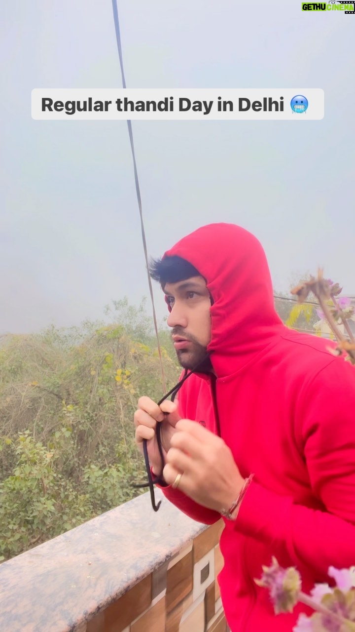 Sumit Bhardwaj - 4.2K Likes - Delhi se kaun kaun hai ??
.
#summitbhardwaj #delhi #winters #delhikisardi #love #livelovelaugh