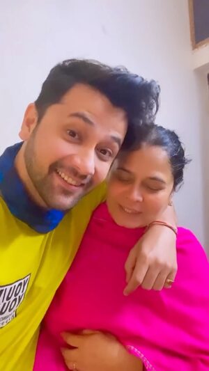 Sumit Bhardwaj Instagram - Bharat Mata Ki Jai 🇮🇳✨💫
.
#summitbhardwaj #republicday #bharatmatakijai #maabeta #comedyreels #comedy #indianparents #love #livelovelaugh