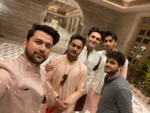 Sumit Bhardwaj Instagram - Where there is love there is life ✨💫 
.
#summitbhardwaj #wedding #loveislove #friends #udaipur #love #livelovelaugh