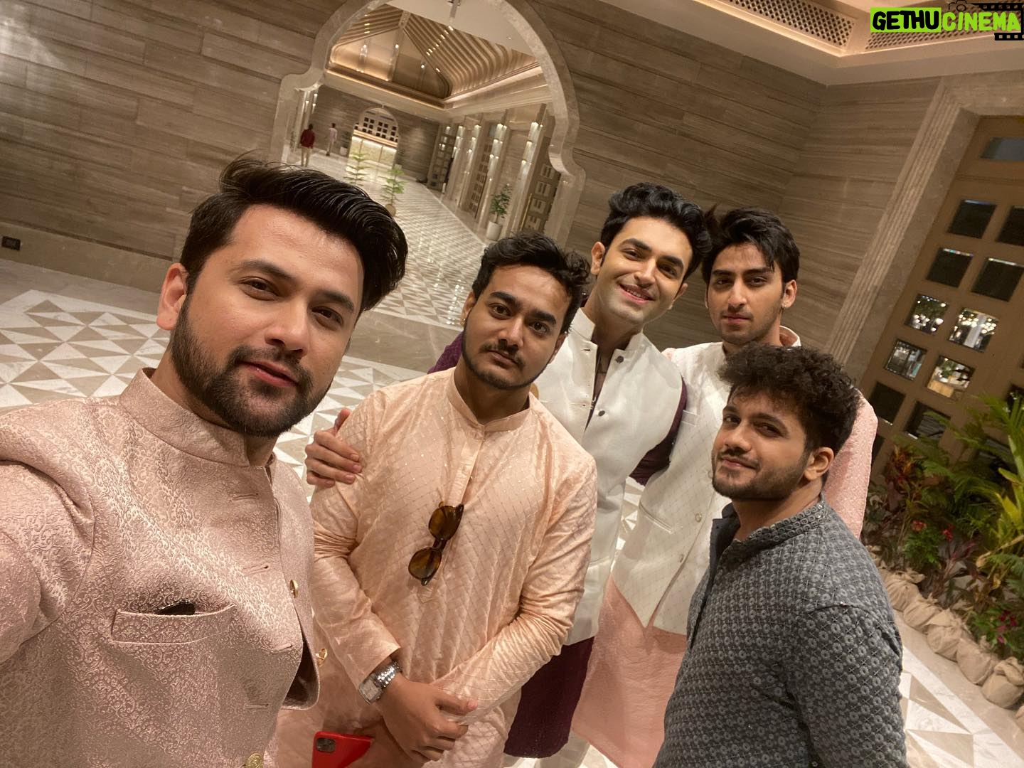 Sumit Bhardwaj - 1.4K Likes - Where there is love there is life ✨💫
.
#summitbhardwaj #wedding #loveislove #friends #udaipur #love #livelovelaugh