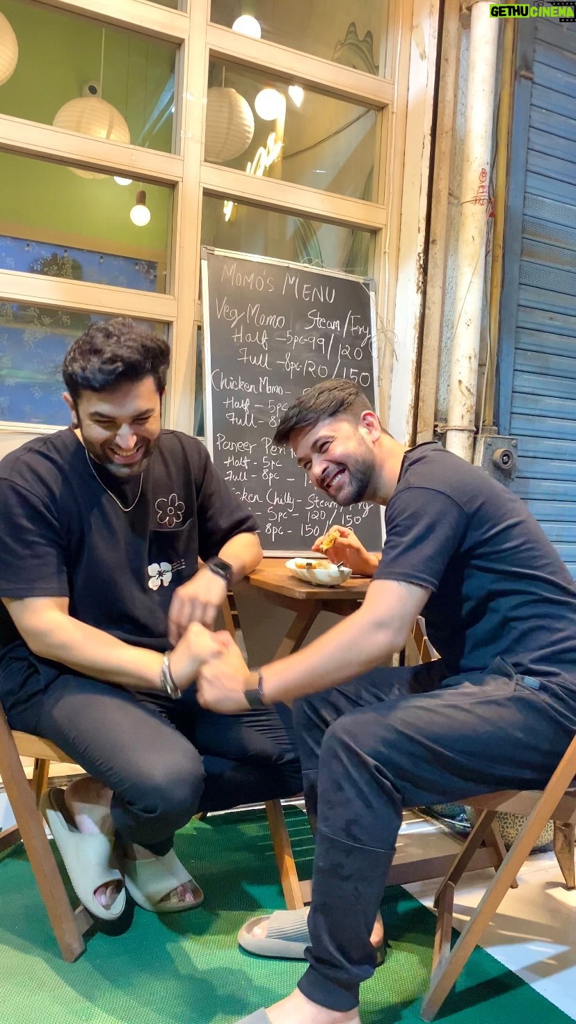 Sumit Bhardwaj - 11.8K Likes - Wo Din Bhi Kya Din thee……✨
.
#friendship #bestfriends #life #livelovelaugh