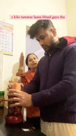 Sumit Bhardwaj Instagram - Nadaan Hun , bacha hun mien toh Mummy 🤓☺️🤩
.
#summitbhardwaj #maabeta #indianparents #love #livelovelaugh