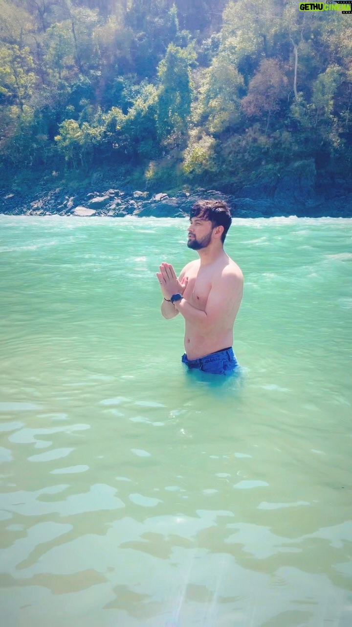 Sumit Bhardwaj - 1.7K Likes - Har Har Gangey Maa Har Har Mahadev 💫✨
.
#summitbhardwaj #ganga #rishikesh #uttrakhand #mahadev #harharmahadev #love #livelovelaugh