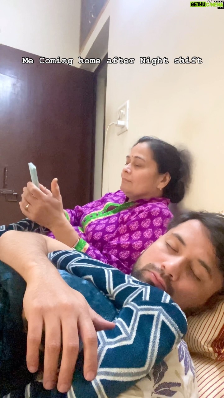 Sumit Bhardwaj - 55.2K Likes - 🤐🤐🤐🤐
.
#summitbhardwaj #maabeta #indianparents #comedyreels #reelsindia #love #livelovelaugh