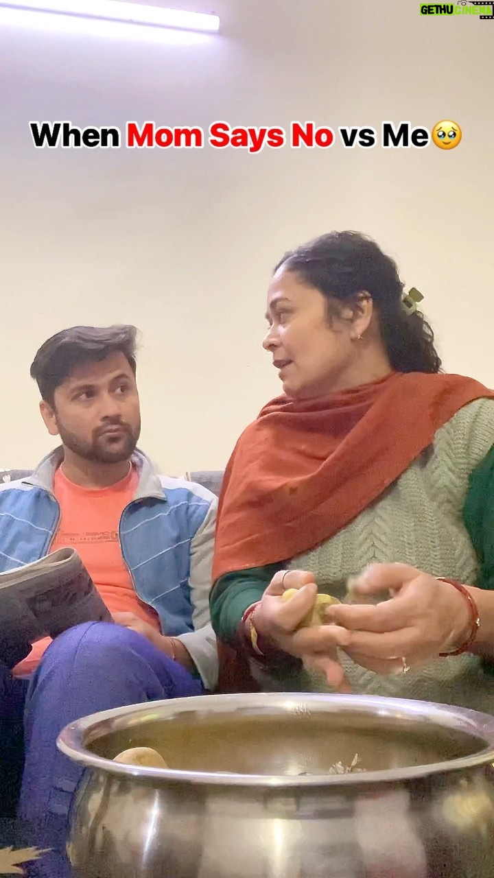 Sumit Bhardwaj - 14.3K Likes - End mien dekhoo Kyaa Hota hai 🤓🥹
.
#summitbhardwaj #maabeta #comedy #indianparents #love #livelovelaugh