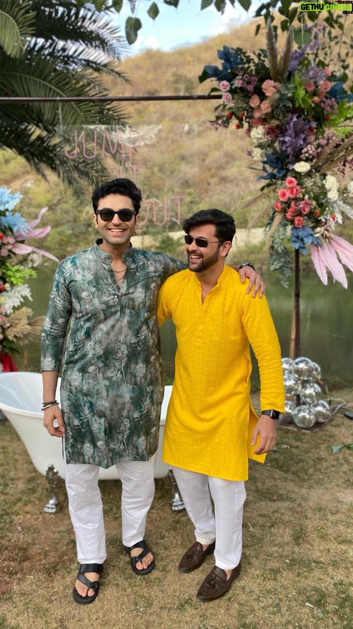 Sumit Bhardwaj - 1K Likes - Embracing the golden hues of haldi ✨💫
.
#summitbhardwaj #akashjagga #menswear #haldioutfit #haldi #goldenhues #love #livelovelaugh
