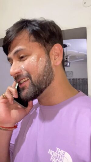Sumit Bhardwaj Instagram - Mujhe Hurt ho raha Hai big boss 😵‍💫🥹😜
.
#summitbhardwaj #maabeta #indianparents #comedyreels #reelsindia #love #livelovelaugh