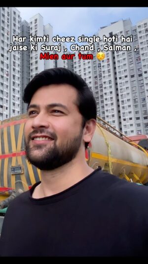 Sumit Bhardwaj Instagram - Kyuu Sahi Bola na 🤓🥰
.
#summitbhardwaj #memes #ishq #livelovelaugh