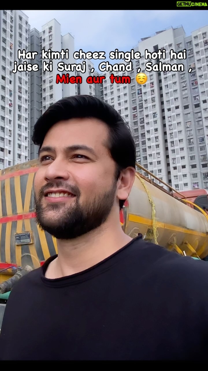 Sumit Bhardwaj - 1.2K Likes - Kyuu Sahi Bola na 🤓🥰
.
#summitbhardwaj #memes #ishq #livelovelaugh