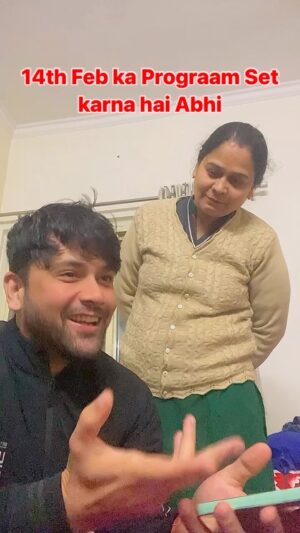 Sumit Bhardwaj Instagram - Apkaa prograam kya hai ??
.
#summitbhardwaj #valentinesday #comedy #maabeta #indianparents #livelovelaugh
