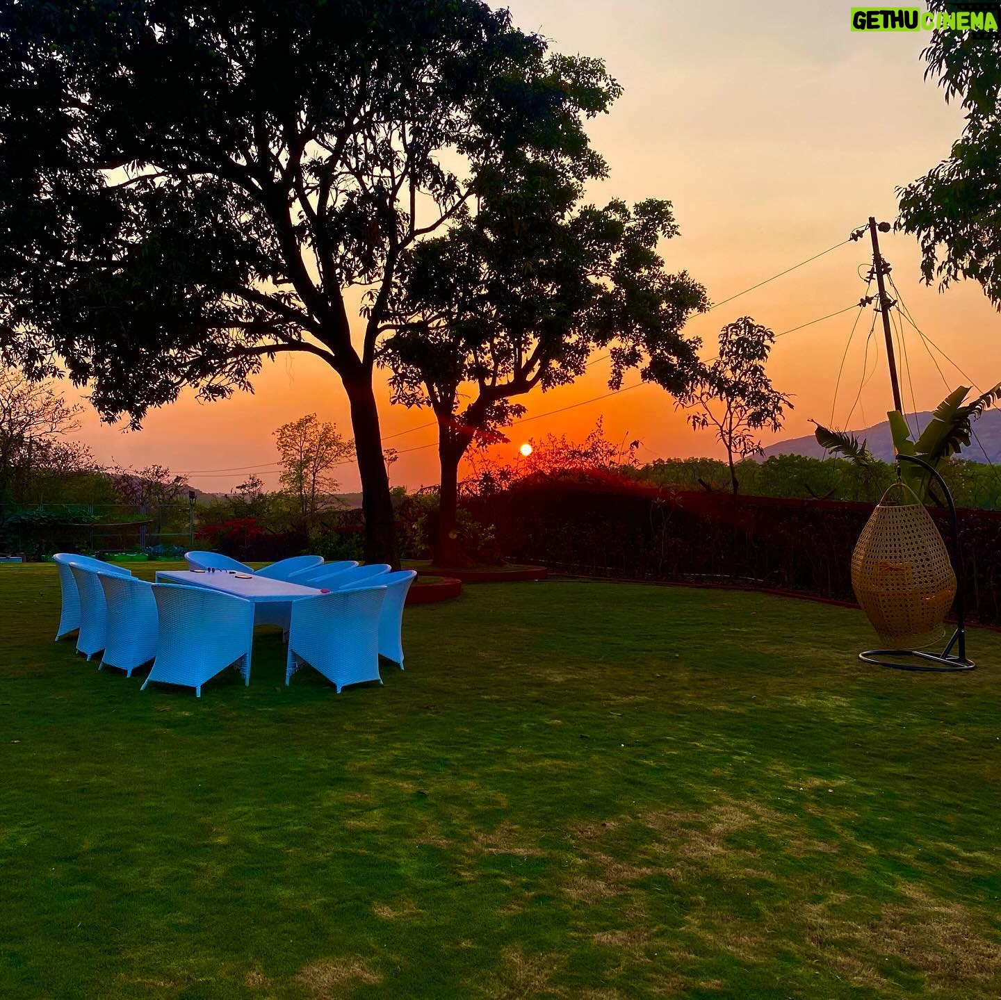Sumit Bhardwaj - 2.2K Likes - Take only Pictures, leave only Footprint’s ✨💫
.
This would have not happened without @anantavillaofficial @_surgemedia_
.
#summitbhardwaj #travelphotography #livelovelaugh