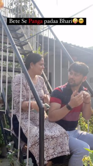 Sumit Bhardwaj Instagram - Kuch Kam karloo guys 🤓🤩 Reel mat dekte rahoo 😵‍💫🤪
.
#summitbhardwaj #maabeta #indianparents #comedyreels #reelsindia #love #livelovelaugh