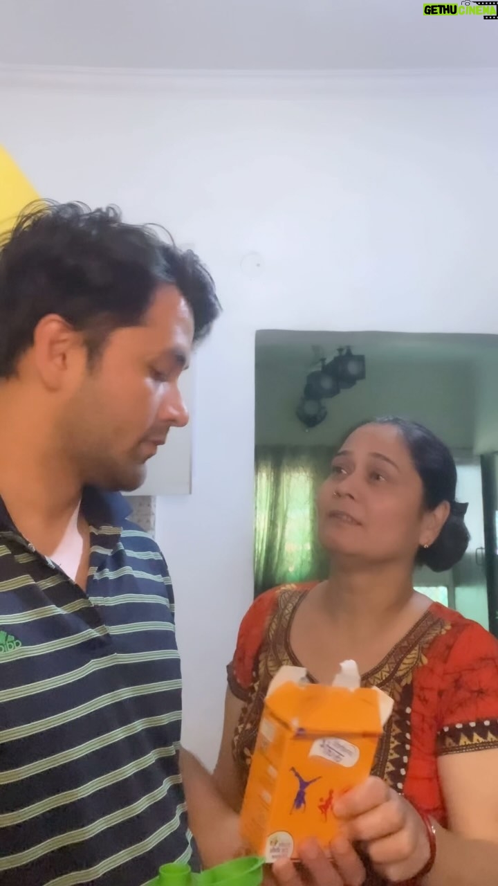 Sumit Bhardwaj - 1.1K Likes - Sahi baat humesha Buri lagti hai 😅🤪🤩
.
#summitbhardwaj #maabeta #indianparents #maa #comedyreels #livelovelaugh