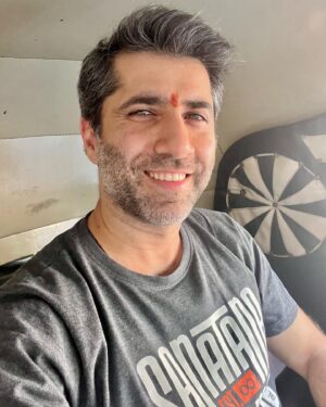 Sumit Kaul Instagram - When you feel #balance within #joy is a natural consequence. When you feel joy within #smile is a natural consequence. Similarly #soil is alive and #balanced #nutrients are a natural consequence. When soil is enriched with #nutrition #health for all live (including us) is a #natural #consequence.
.
.
#sumitkaul #actor #actorslife #happy #savesoil #consciousplanet #life #alive #earth #sadhguru