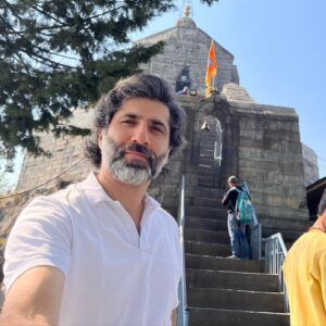 Sumit Kaul Instagram - What a divine experience it was visiting the #shankracharya temple by myself today.. as I sat with my eyes closed in the sadhana space it brought sense of calmness and joy within me.. until that point people were coming in, bowing in reference and leaving.. suddenly when I opened my eyes 25 minutes later, I noticed 8 others sitting in complete silence.. it was such a surreal experience.. a lady from New Zealand came to me later and thanked me for creating that space.. I stood stunned not understanding what just happened.. The powerful space was already there, no one else chose to sit and experience it.. 

I didn’t of course try to explain this to her but I realised how most of us just follow patterns set by others and don’t leave space to do things intuitively.. I felt an urge to just sit there and I did that not follow the precedent set by others before me (there was reasonable amount of space for around 17-18 people to sit) and broke the pattern.. it allowed some others to see that it was a possibility too and they came out feeling enriched because of the experience.. 

It was a reminder to me not to get caught up in following out of ignorance or fear and constantly work on allowing your intuition to guide..

#sumitkaul #meditate #meditation #shiva #shambho #omnamahshivaya #shivoham #kashmir #silence #calm #joy