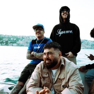 Summer Cem Instagram - MOONWALK TO SIKI JACKSON Donnerstag 23:59Uhr und das Video zu LIMIT YOK feat. @geolier 🦂