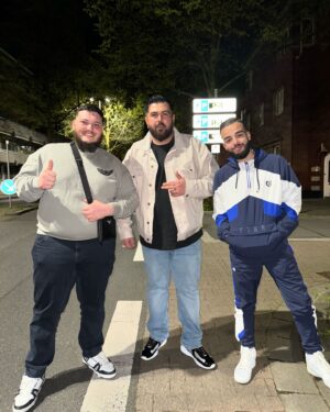 Summer Cem Instagram - Abu Summer La Rue 🤞🏽